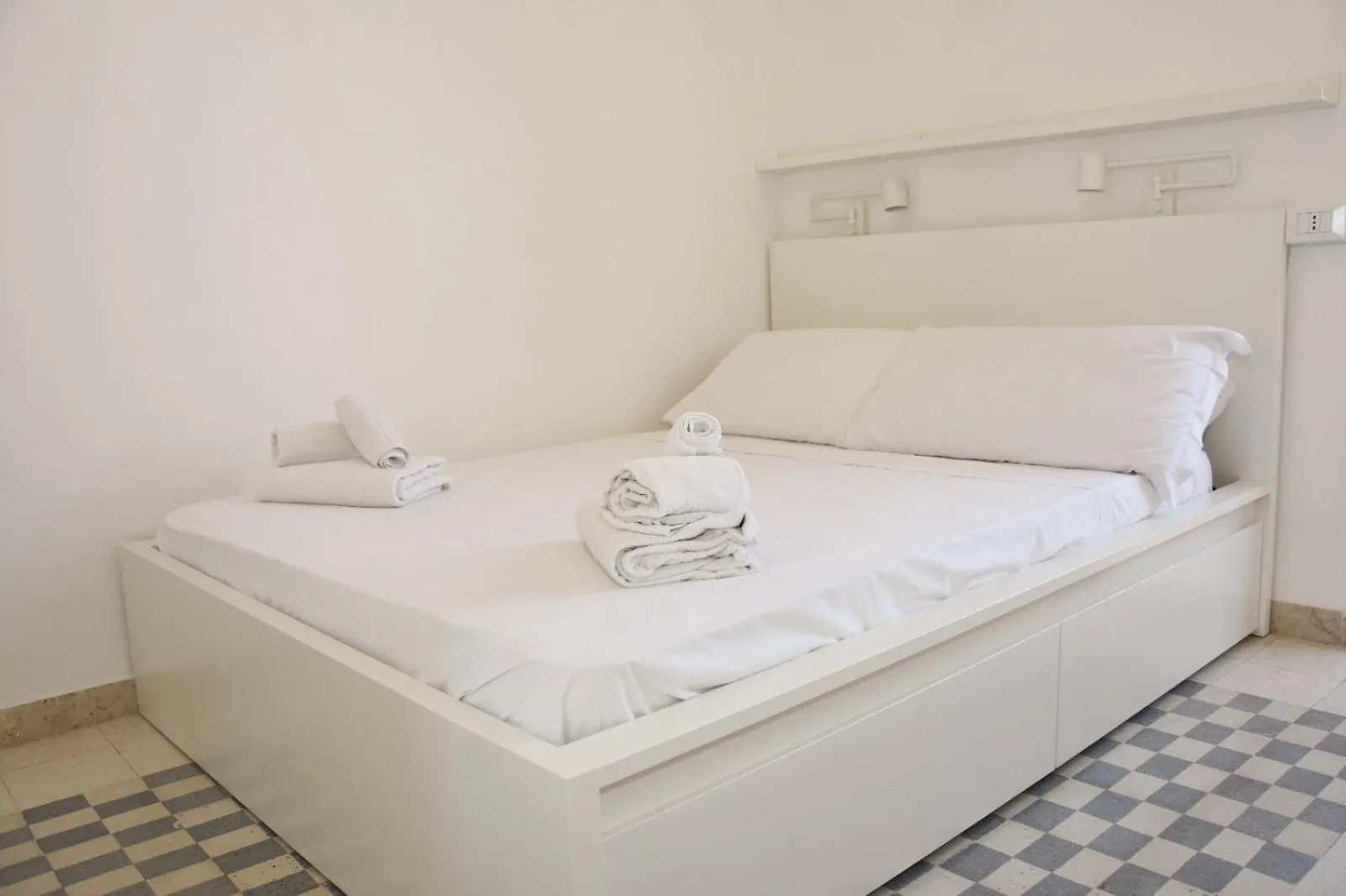 Apartment By The Sea Mondello Beach Palermo 0*,  Italien